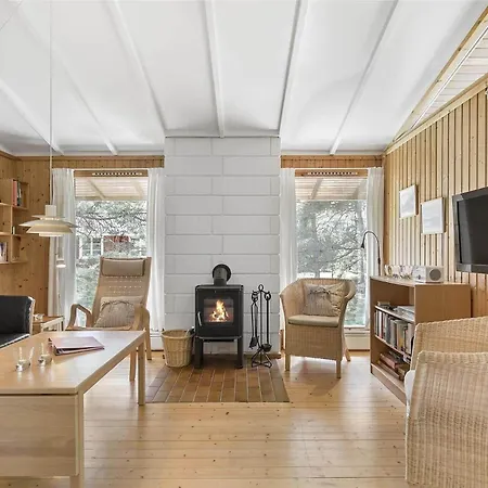 1541-aakirkeby-poserevaenget-25 Vester Somarken