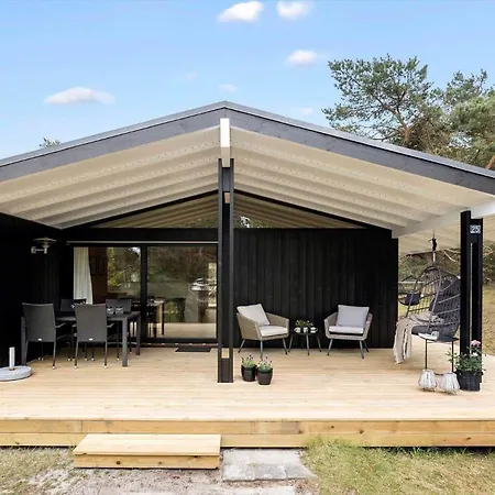 1541-aakirkeby-poserevaenget-25 بيت للعطل