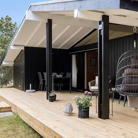 1541-aakirkeby-poserevaenget-25 بيت للعطل