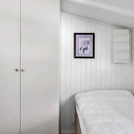 1541-aakirkeby-poserevaenget-25 Tatil Evi *